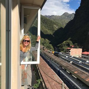 Meet your Posher, Caitlin